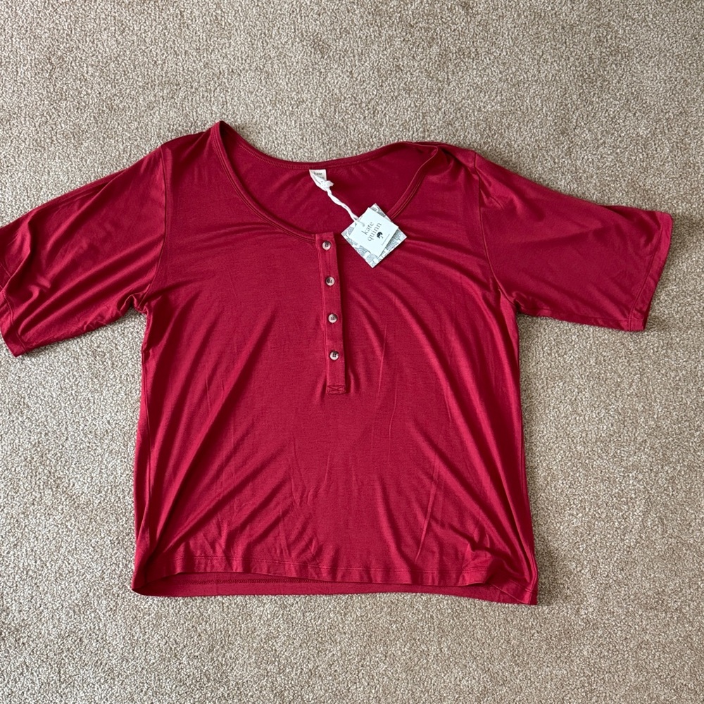 Kate Quinn Henley Bamboo Red Short Sleeve Tee NWT Size L